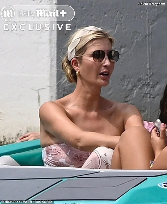 Ivanka Trump photo 4 of 681
