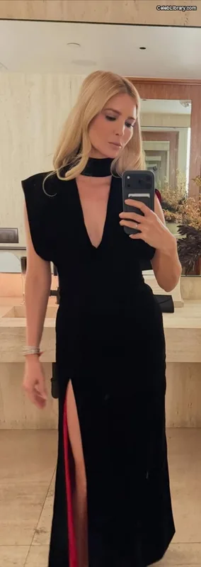 Ivanka Trump photo 23 of 681