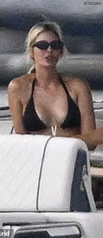 Ivanka Trump photo 24 of 681