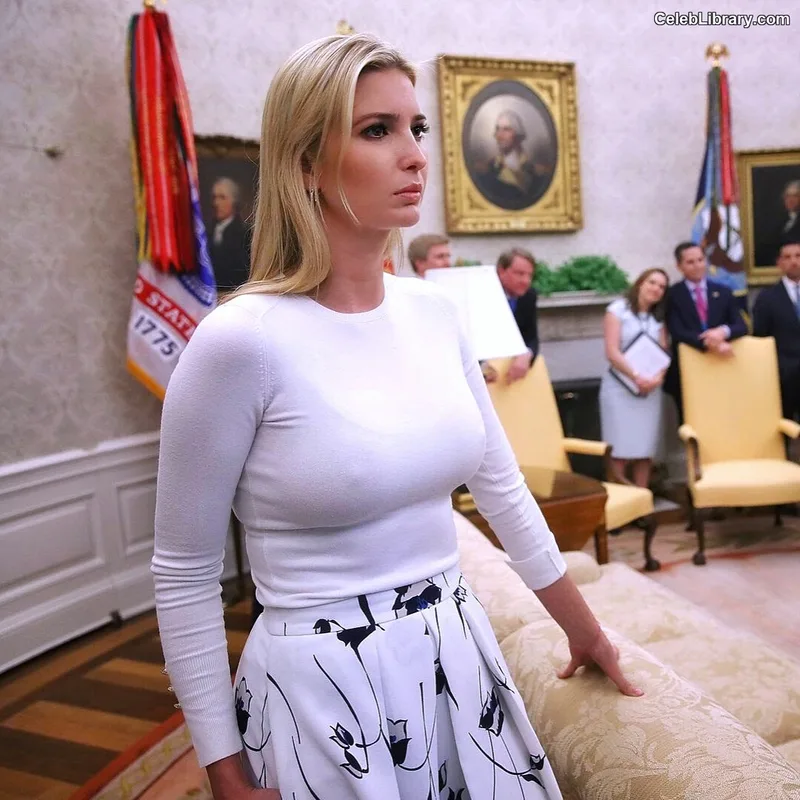 Ivanka Trump photo 2 of 681