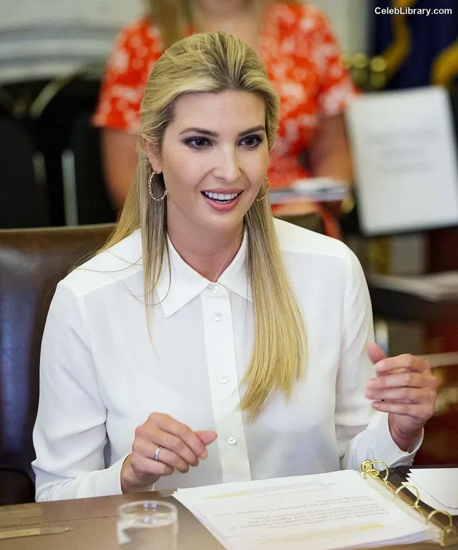 Ivanka Trump photo 13 of 681