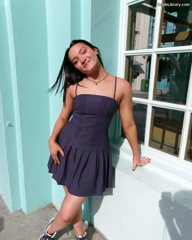 Izzy Moreno photo 6 of 633