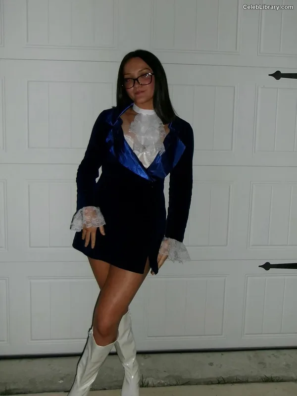 Izzy Moreno photo 12 of 633