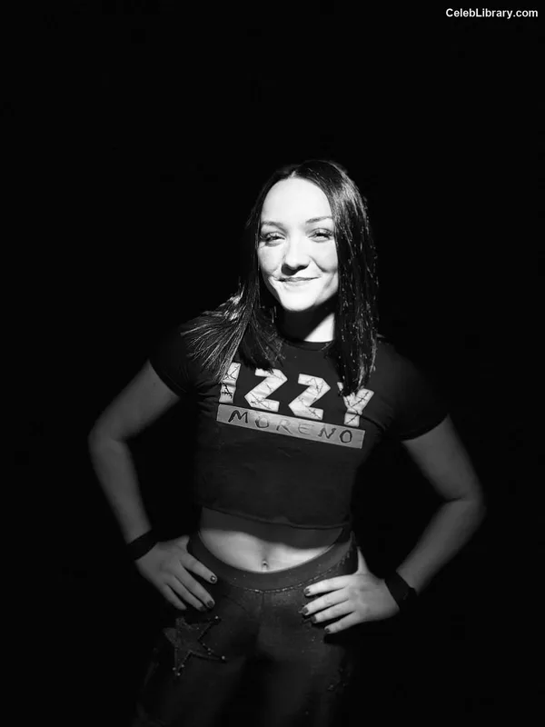 Izzy Moreno photo 8 of 633