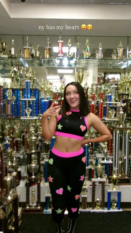 Izzy Moreno photo 21 of 633