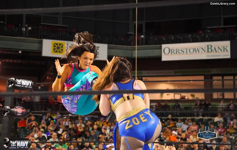 Izzy Moreno photo 11 of 633