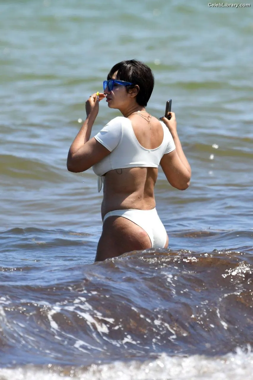 Jackie Cruz photo 6 of 118