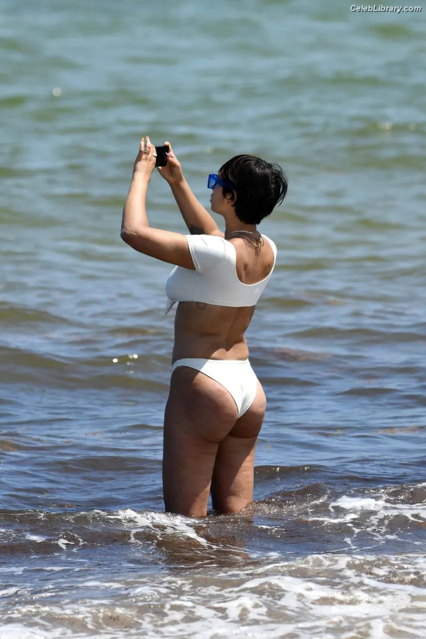 Jackie Cruz photo 7 of 118