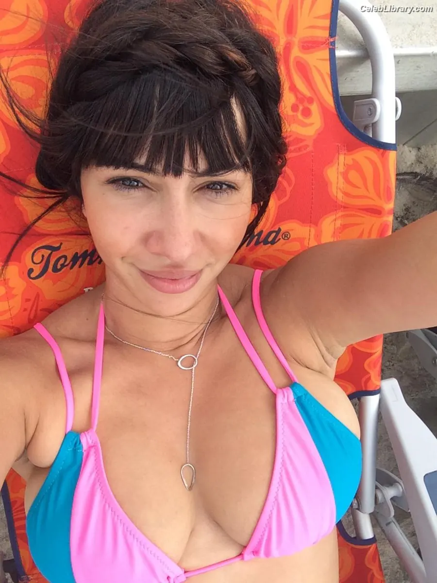 Jackie Cruz photo 16 of 118