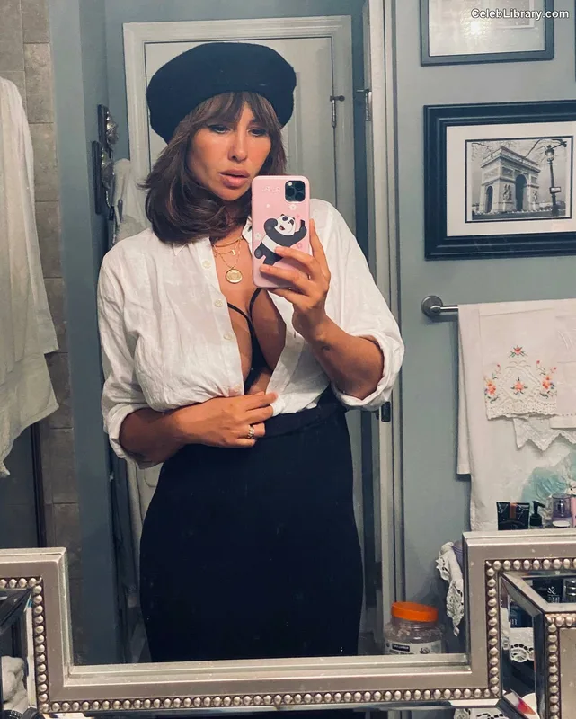 Jackie Cruz photo 9 of 119