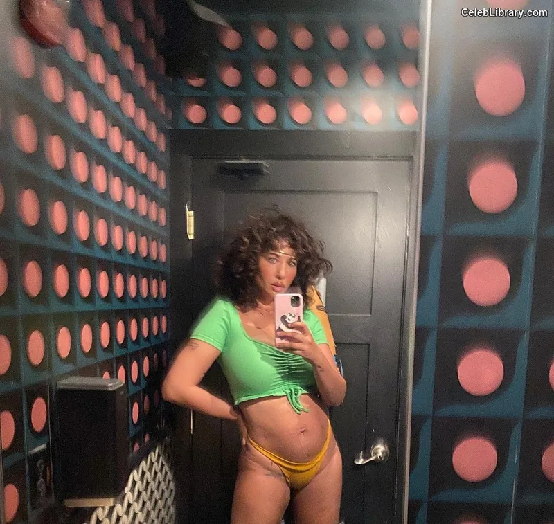 Jackie Cruz photo 14 of 119