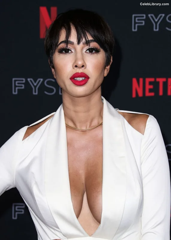 Jackie Cruz photo 13 of 119