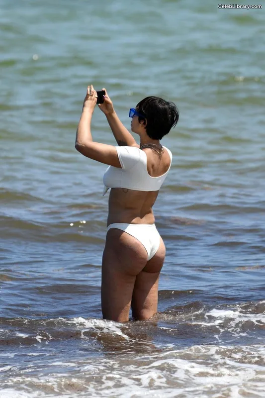 Jackie Cruz photo 12 of 119