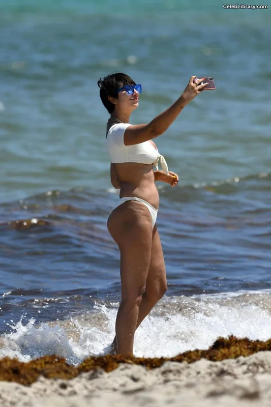 Jackie Cruz photo 13 of 119