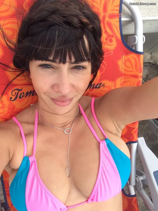 Jackie Cruz photo 14 of 119