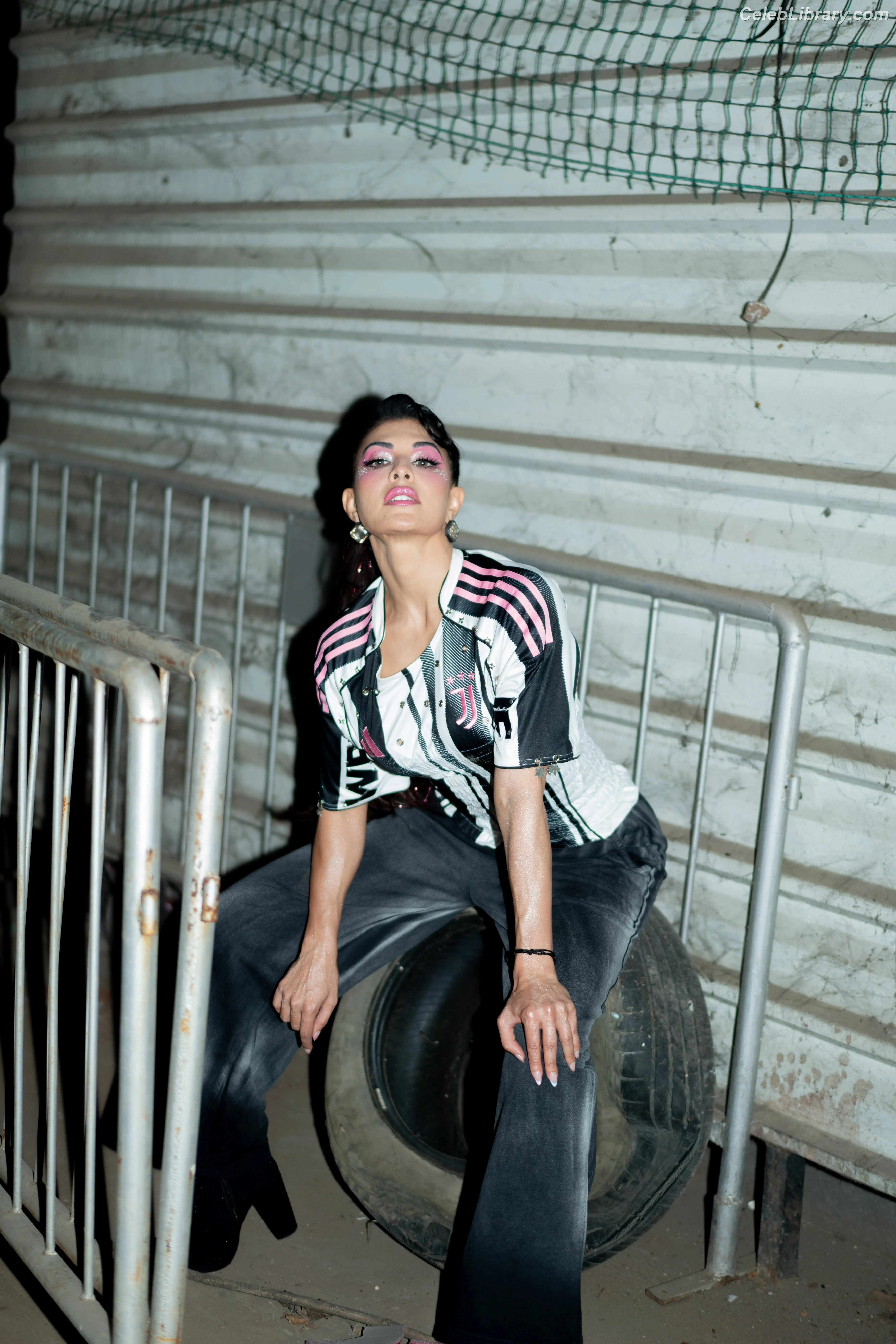 Jacqueline Fernandez photo 7 of 101