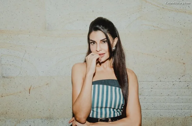 Jacqueline Fernandez photo 1 of 102