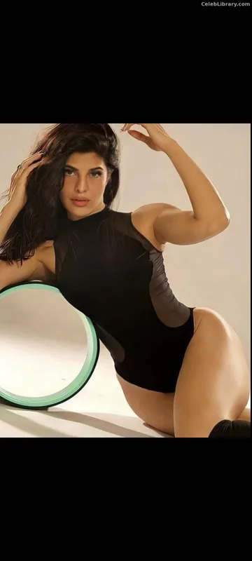 Jacqueline Fernandez photo 21 of 102