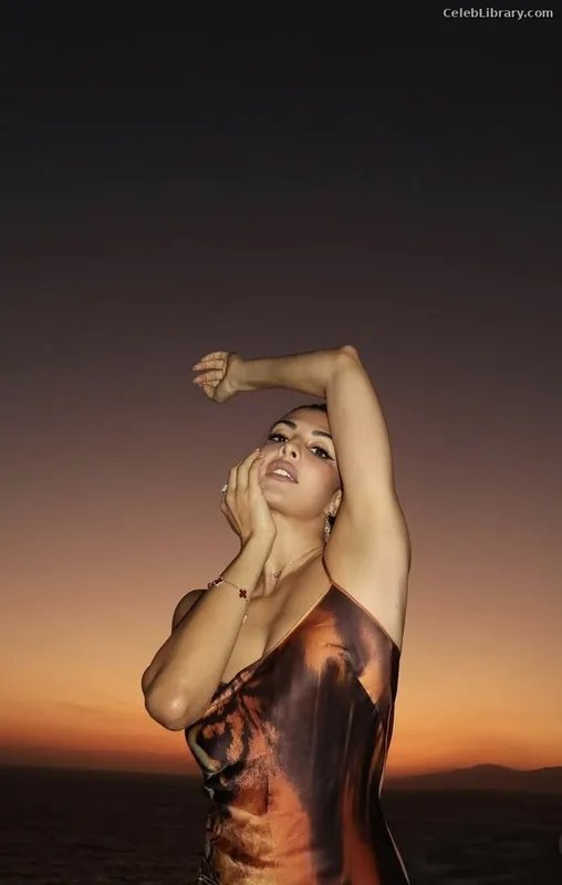 Jacqueline Fernandez photo 16 of 102