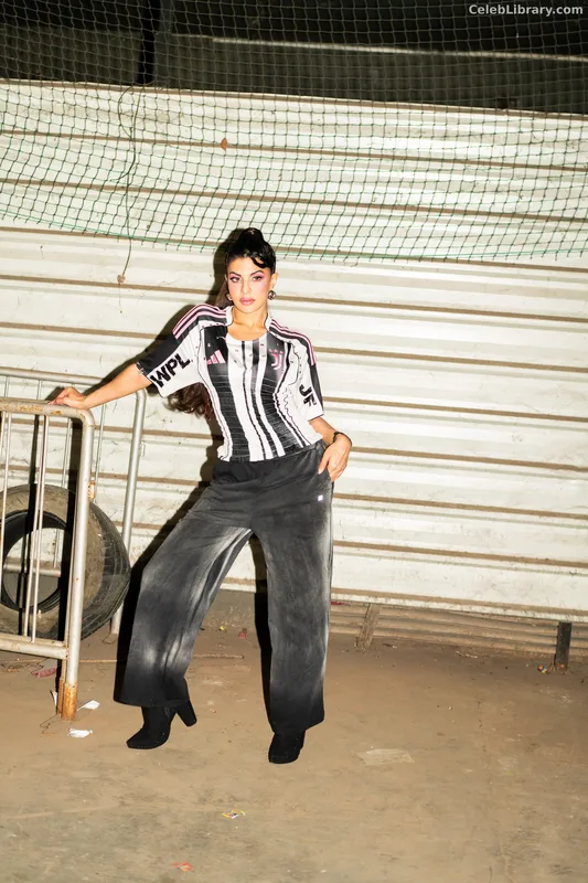 Jacqueline Fernandez photo 24 of 102