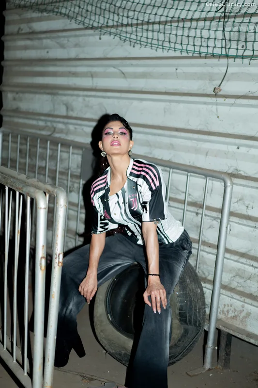Jacqueline Fernandez photo 7 of 102