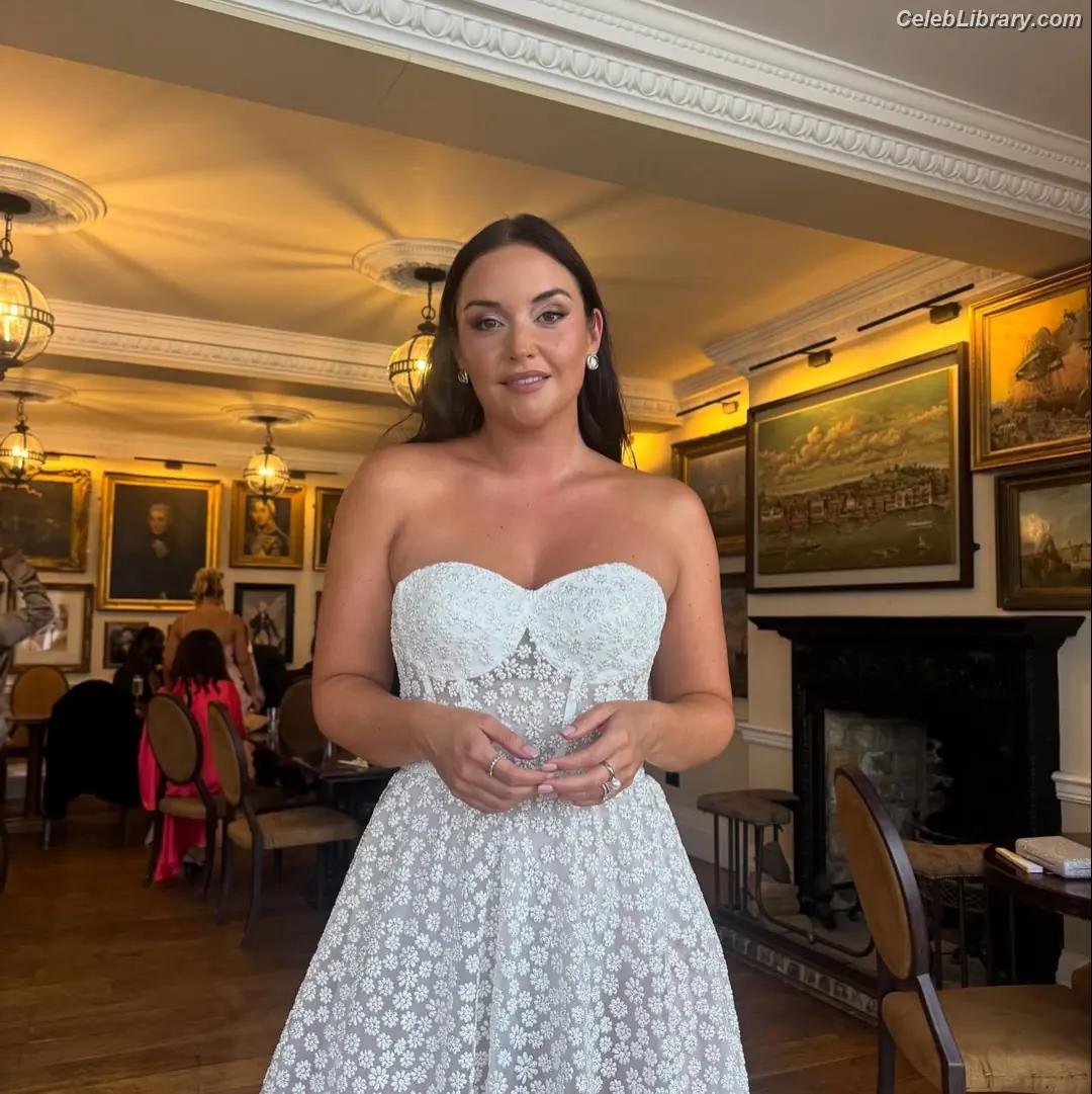 Jacqueline Jossa photo 19 of 528