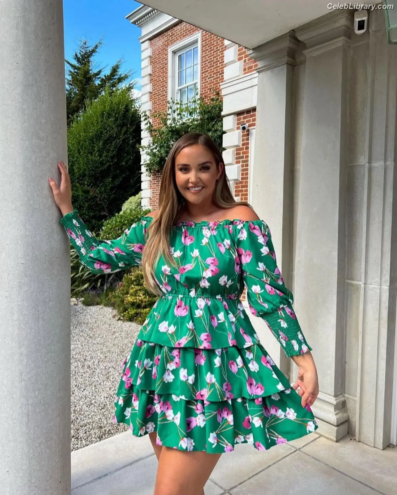 Jacqueline Jossa photo 19 of 528
