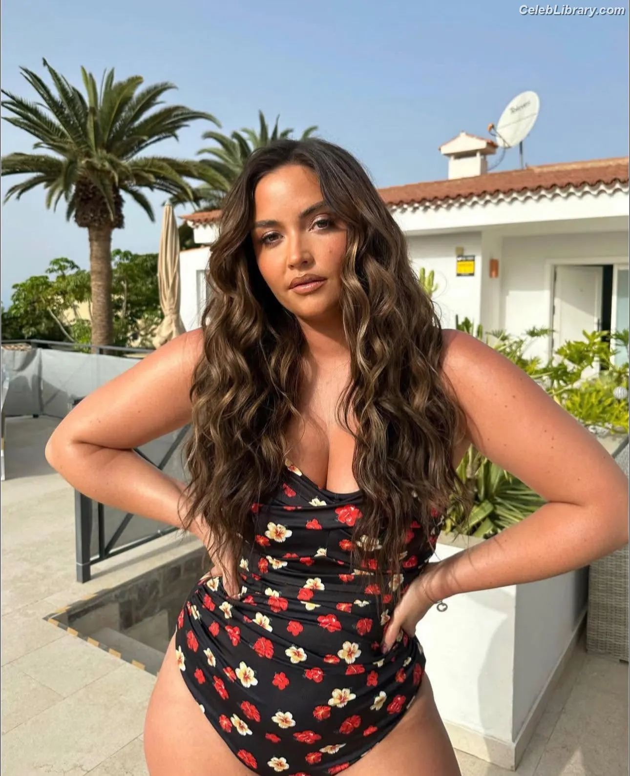 Jacqueline Jossa photo 8 of 528