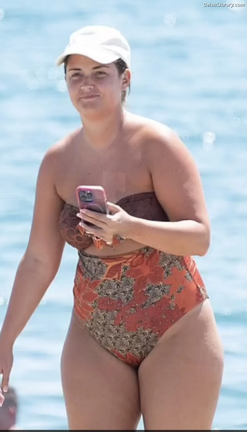 Jacqueline Jossa photo 14 of 528