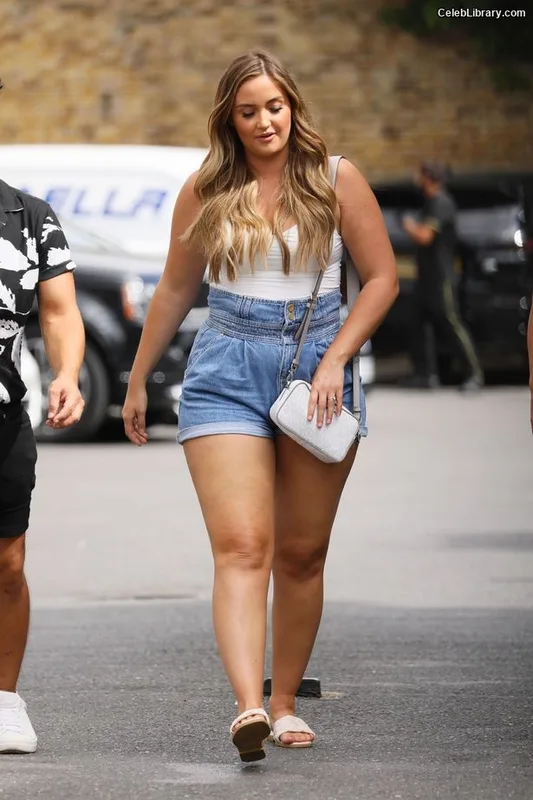 Jacqueline Jossa photo 1 of 529