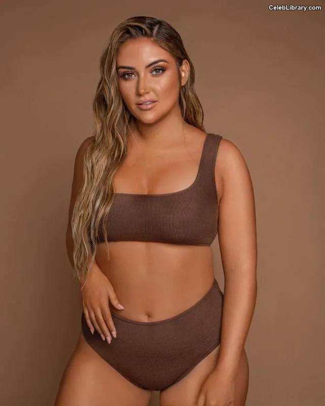 Jacqueline Jossa photo 14 of 529