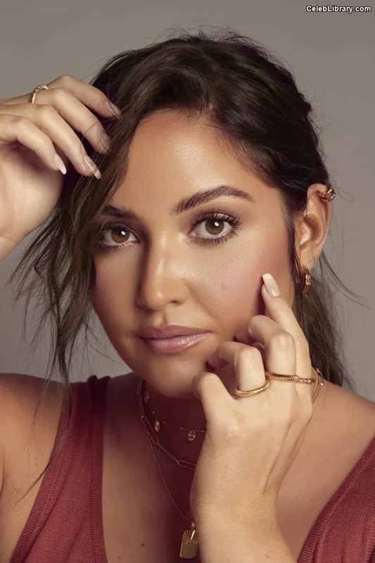 Jacqueline Jossa photo 23 of 529