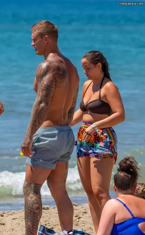 Jacqueline Jossa photo 7 of 529
