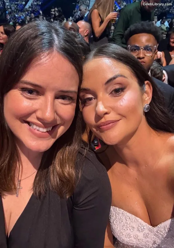 Jacqueline Jossa photo 9 of 529