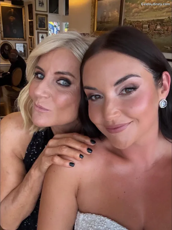 Jacqueline Jossa photo 13 of 529