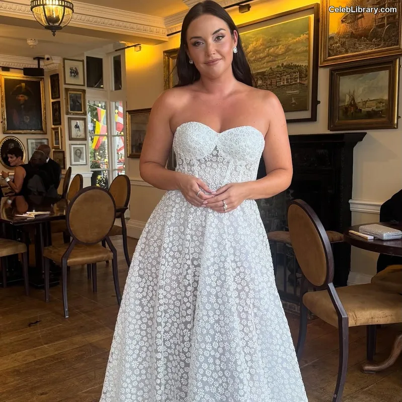 Jacqueline Jossa photo 18 of 529