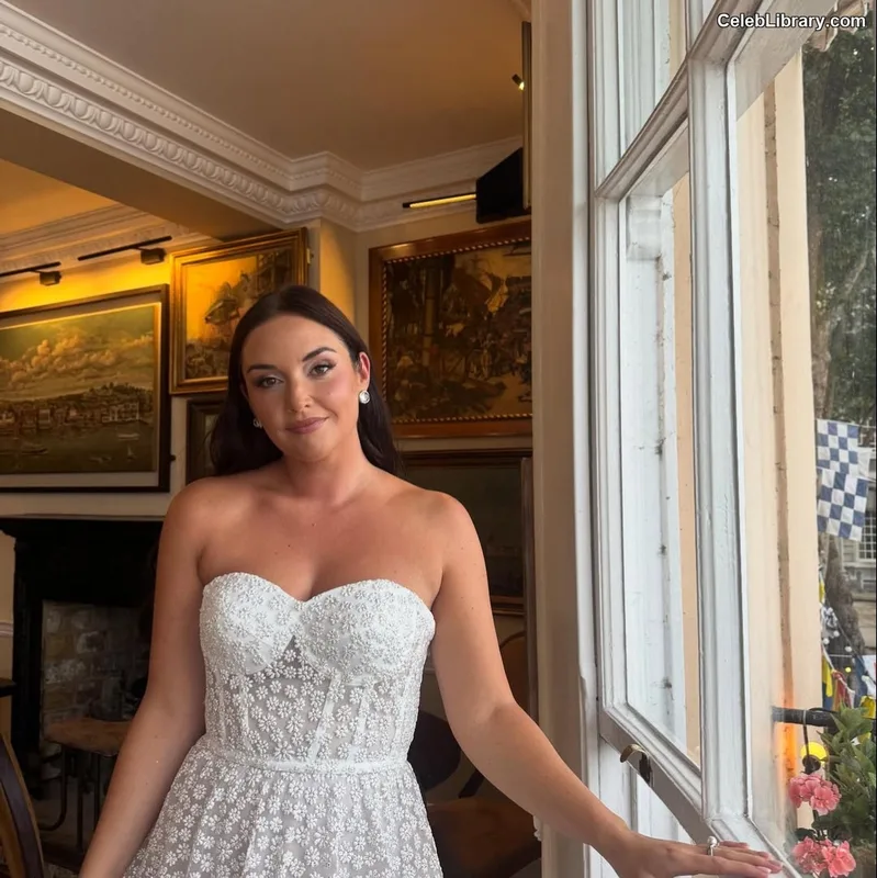 Jacqueline Jossa photo 20 of 529