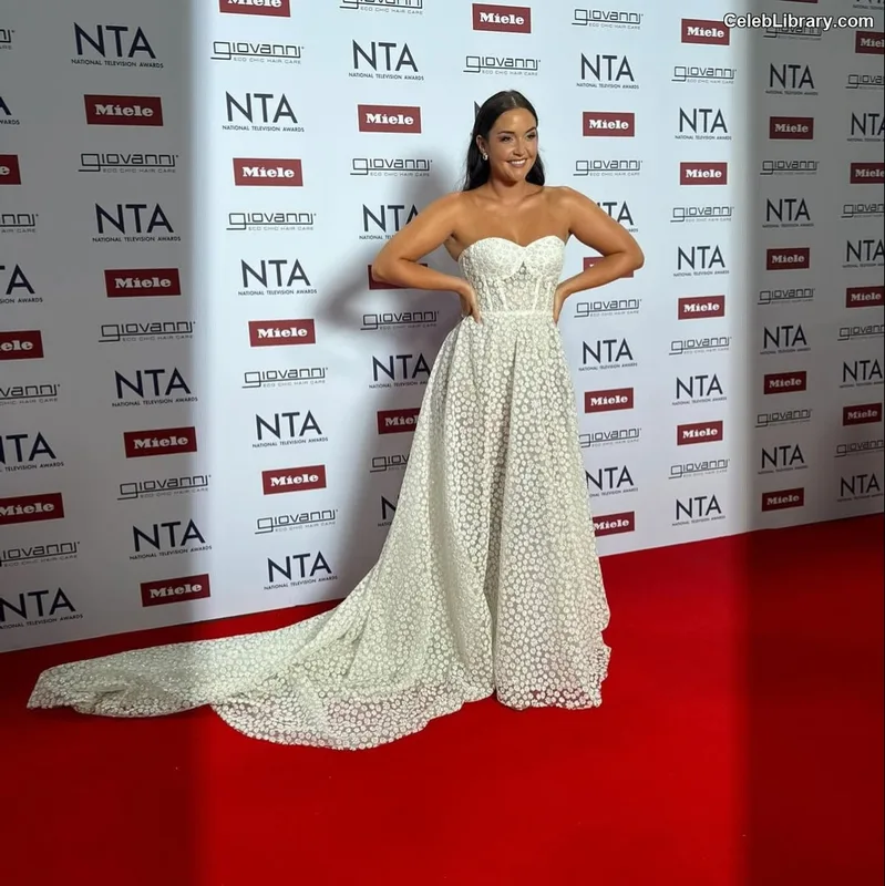 Jacqueline Jossa photo 23 of 529