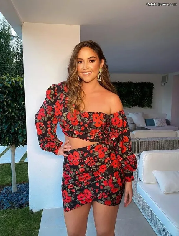 Jacqueline Jossa photo 14 of 529