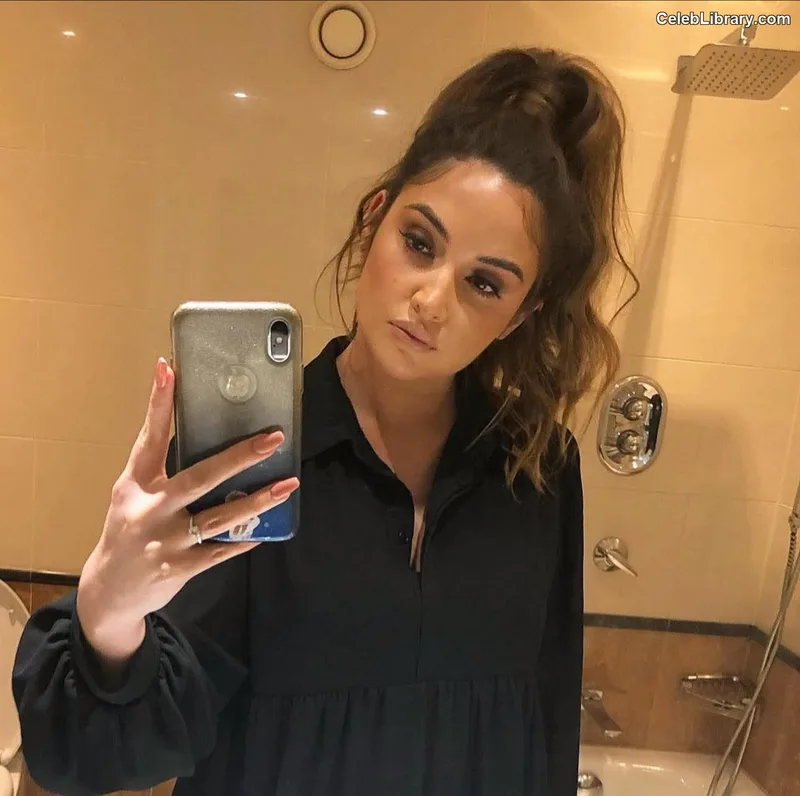 Jacqueline Jossa photo 24 of 529