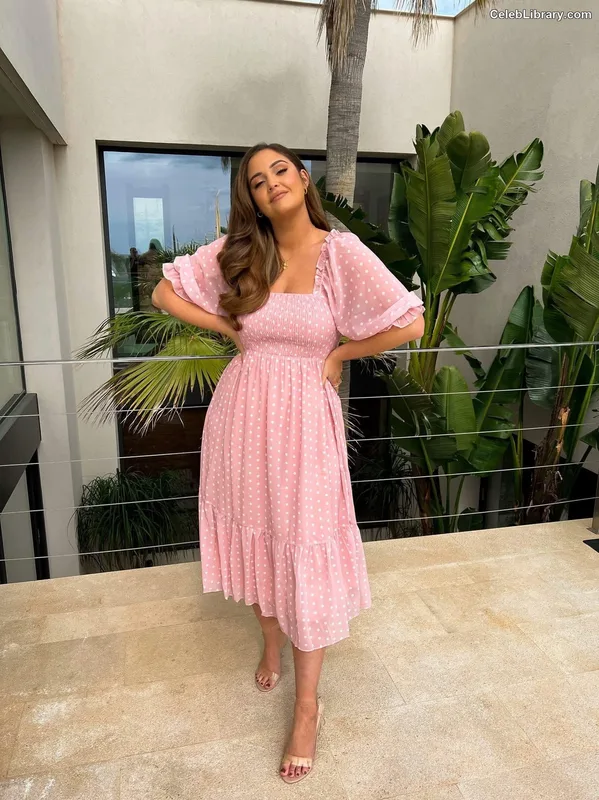 Jacqueline Jossa photo 12 of 529