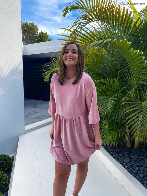 Jacqueline Jossa photo 15 of 529
