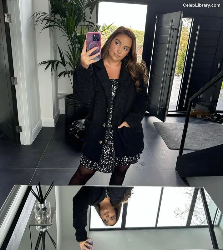 Jacqueline Jossa photo 14 of 529