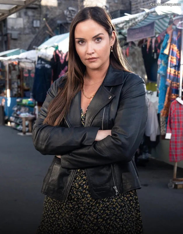 Jacqueline Jossa photo 15 of 529