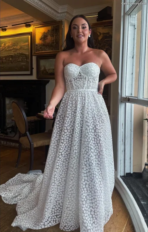 Jacqueline Jossa photo 21 of 529