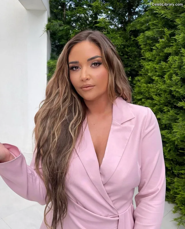 Jacqueline Jossa photo 23 of 529