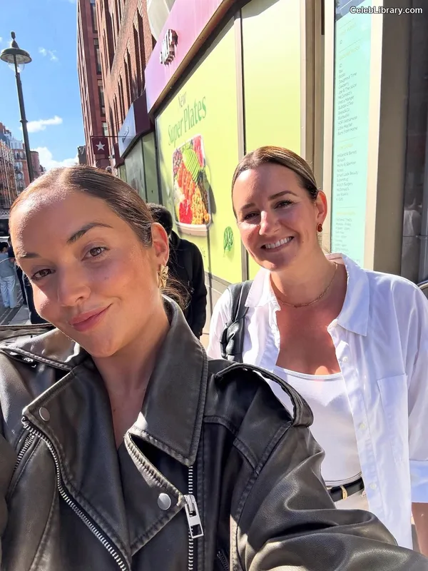Jacqueline Jossa photo 22 of 529