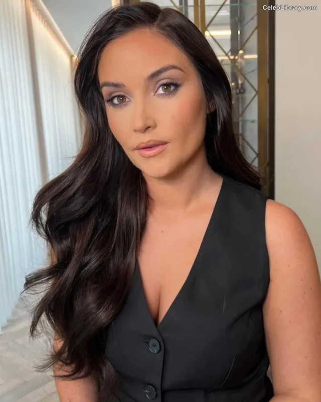 Jacqueline Jossa photo 24 of 529