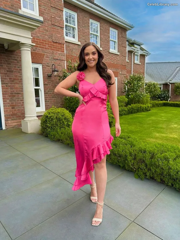 Jacqueline Jossa photo 7 of 529