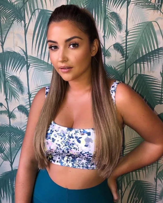 Jacqueline Jossa photo 8 of 529